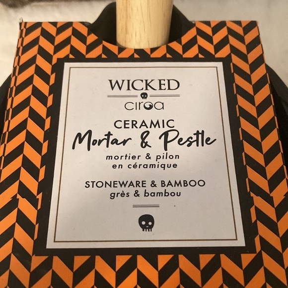 Halloween Poison Mortar and Pestle - Picture 2 of 5